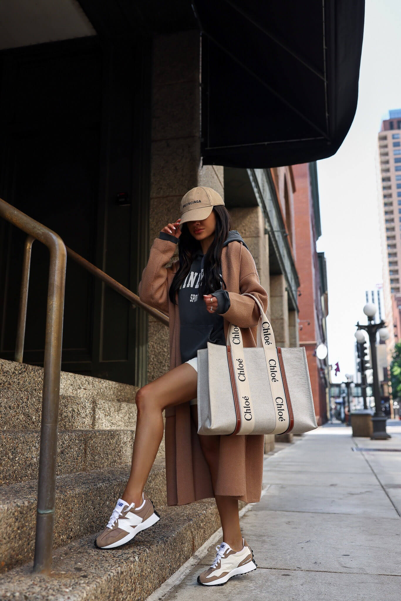 Chloe Woody Linen Tote Bag Medium Logo Straps Brown Leather